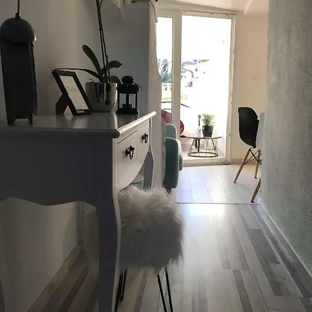Tara *